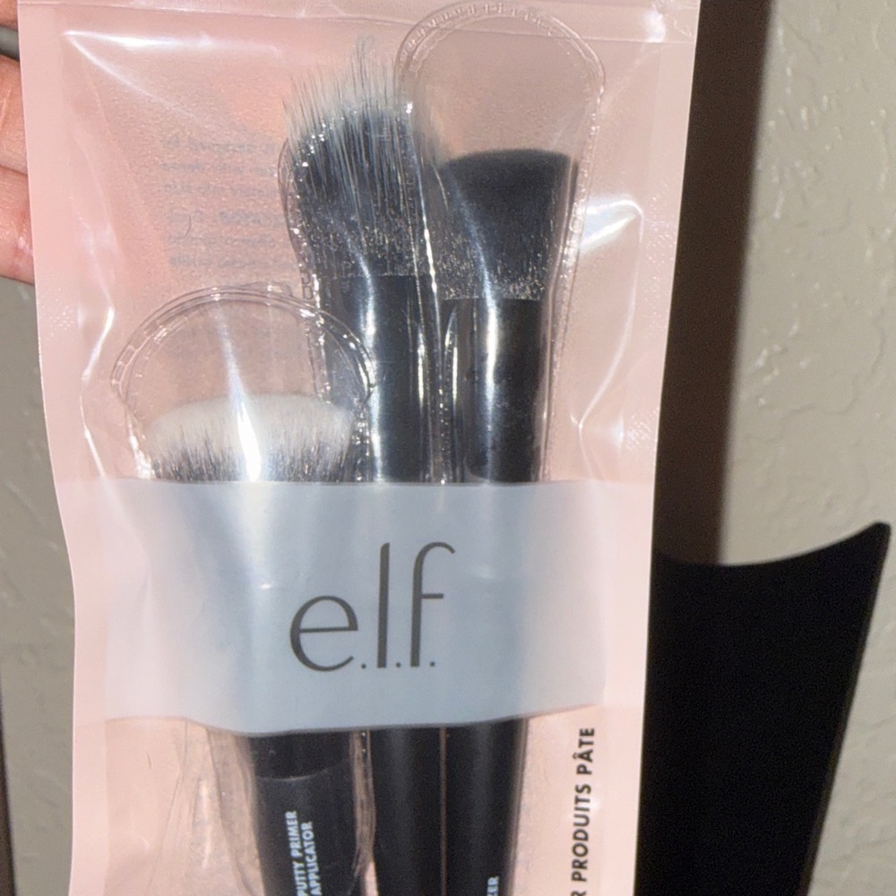 Baby Dove Moisture Cream, Berry Glowy, D’Bello Hair, ELF face brushes, keychain - Picture 7 of 8